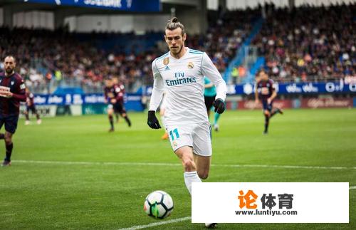 足球运动员为啥里面穿紧身衣? 足球运动员为啥里面穿紧身衣?