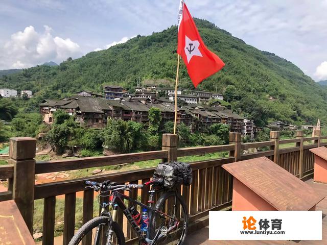 骑自行车旅行300公里需要带什么东西? 骑自行车旅行300公里需要带什么东西?