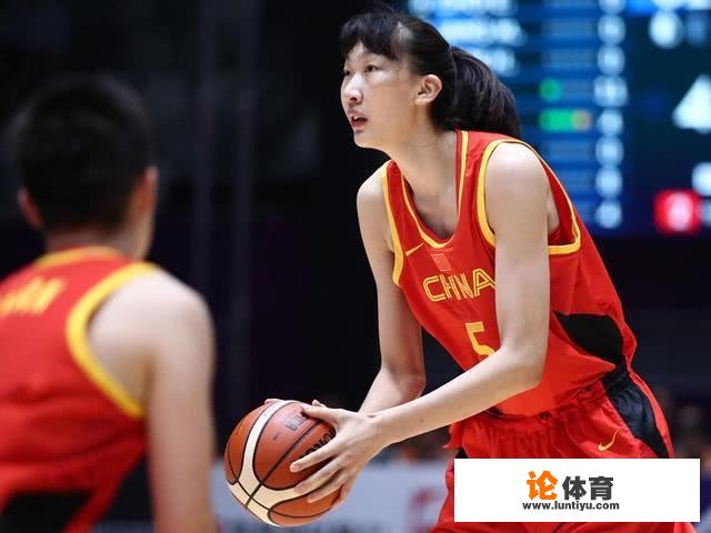 面对美国女篮，18岁的韩旭砍下20分5板，你觉得她未来能否进入WNBA？你怎么看