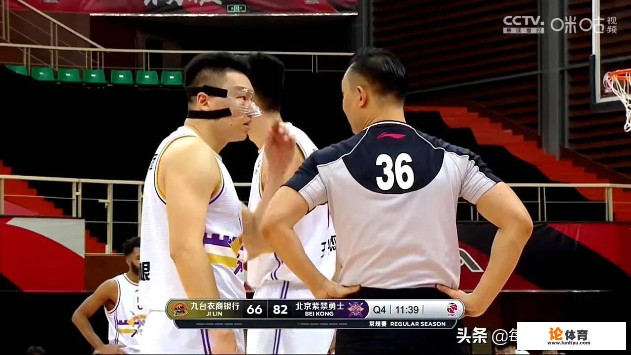 CBA裁判比赛事还火爆？同样相近的行为为什么有两种不同判罚