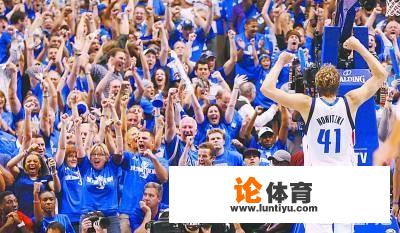 NBA主场比赛时，球迷座位上会放有统一的衣服，比赛完了以后，会收回吗