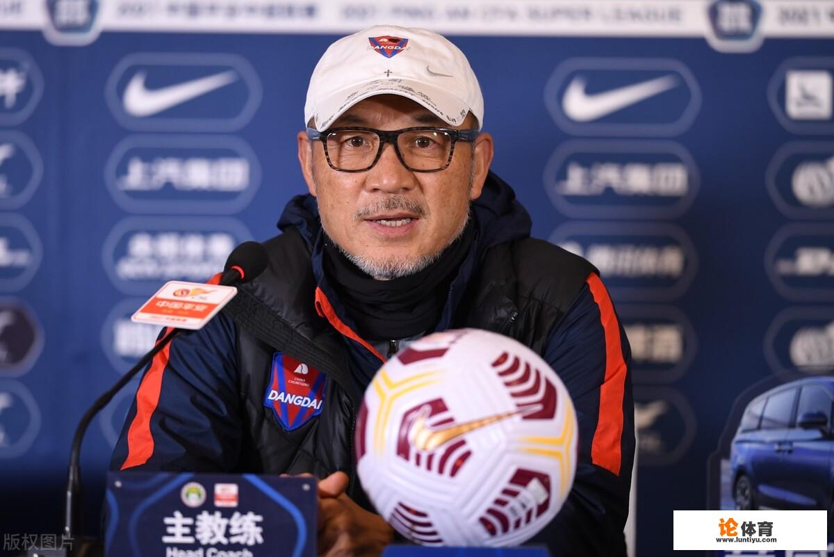 中超保级组还剩4轮!前4轮8分的武汉队,究竟还要几分完成保级 中超保级组还剩4轮!前4轮8分的武汉队,究竟还要几分完成保级