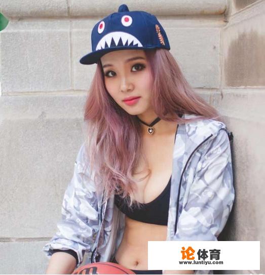 同是篮球领域美女，张曼源和烤肉姐谁更漂亮