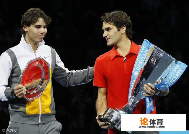 C罗观战德约科维奇ATP总决赛徒手抓网球,英雄救美不成反倒误伤女友,你如何看 C罗观战德约科维奇ATP总决赛徒手抓网球,英雄救美不成反倒误伤女友,你如何看