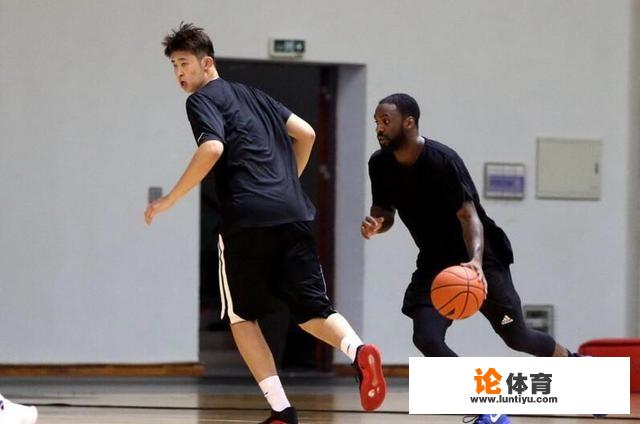 劳森卖力训练并戏言差点被训练师要了命，他是在为nba做准备还是准备回cba
