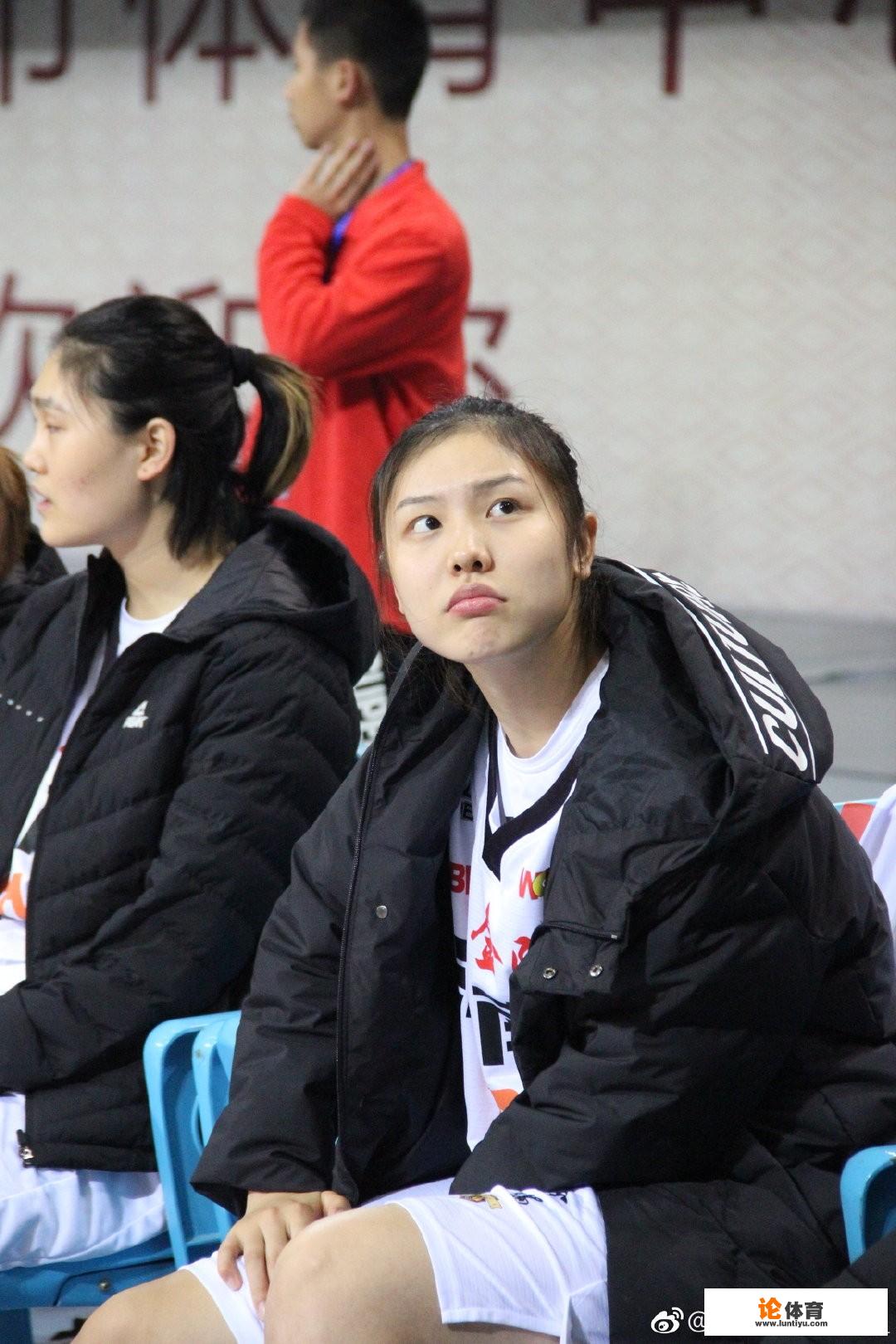 中国女篮目前主力球员都有哪些？各个位置上的佼佼者有哪里