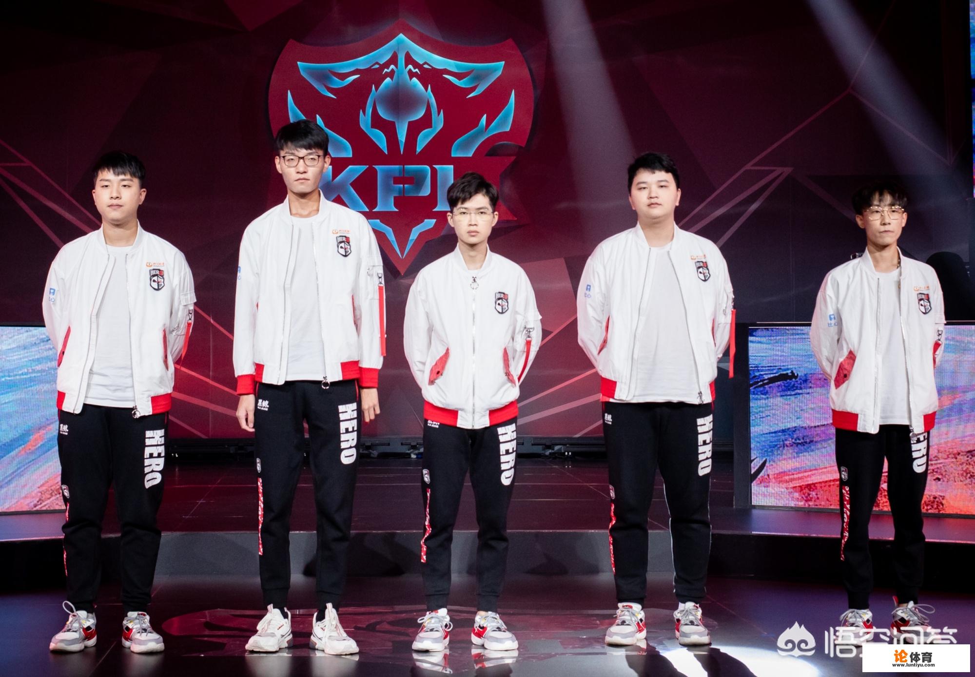 Hero久诚巅峰赛被举报，铠战绩仅2-9，路人嘲讽三冠王只会中路，职业只会一个位置吗