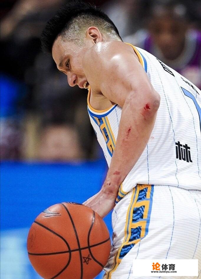 林书豪连续两场CBA比赛都受伤流血，为什么其他外援没有像他这样？你怎么看