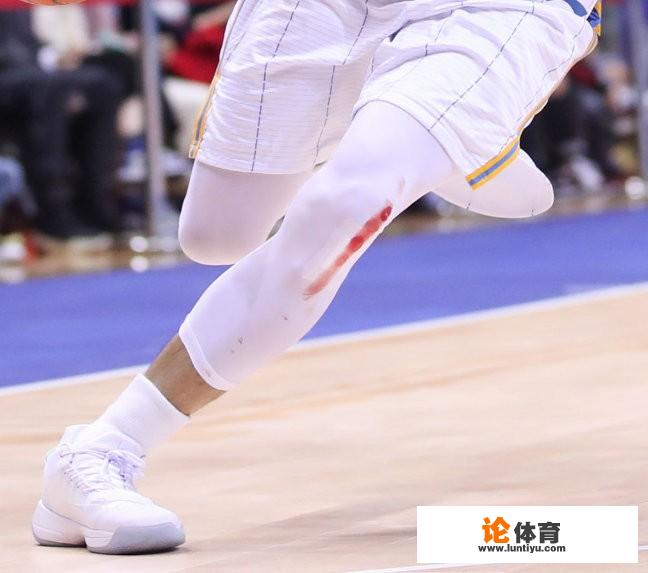 林书豪连续两场CBA比赛都受伤流血，为什么其他外援没有像他这样？你怎么看