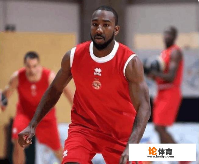 勒布朗.詹姆斯高中时候的队友有在NBA打球的吗