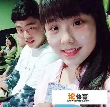 在521那天，女篮球员李月汝和男友相约球场单挑，你怎么看