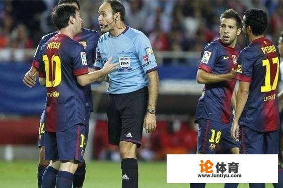 苏亚雷斯禁区倒地,主裁判未裁判点球,视频裁判也没有提醒,如何看待这个误判 苏亚雷斯禁区倒地,主裁判未裁判点球,视频裁判也没有提醒,如何看待这个误判