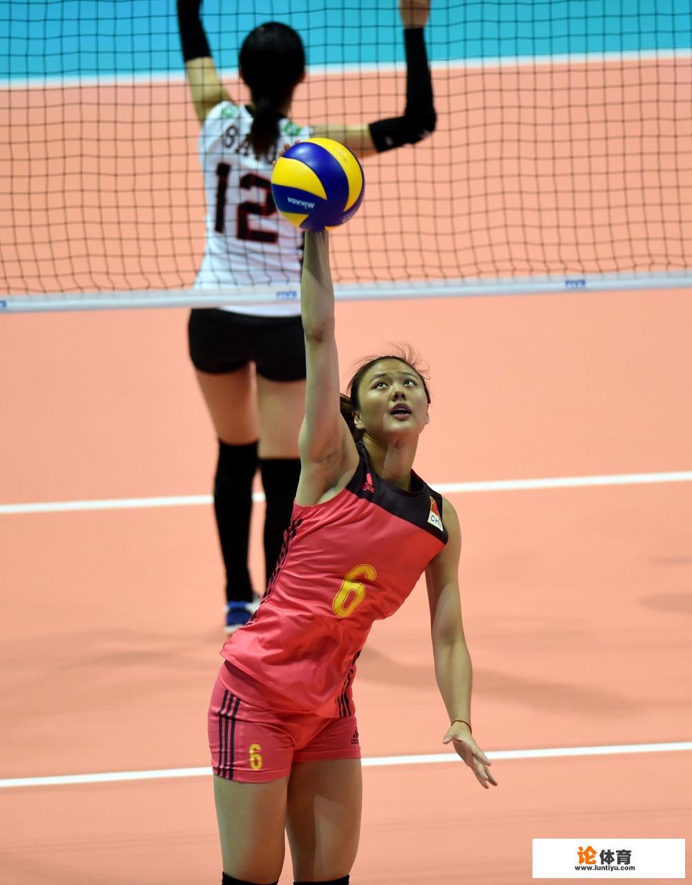 德国站女排对阵土耳其第四局中段,龚翔宇受伤下场,会影响到她未来的国家队之路吗 德国站女排对阵土耳其第四局中段,龚翔宇受伤下场,会影响到她未来的国家队之路吗