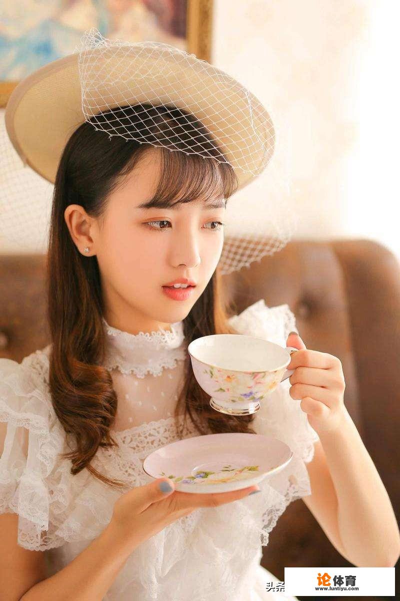 一女博士闺蜜35岁了,长的漂亮,身材也好,嫁不出去了,咋办 一女博士闺蜜35岁了,长的漂亮,身材也好,嫁不出去了,咋办