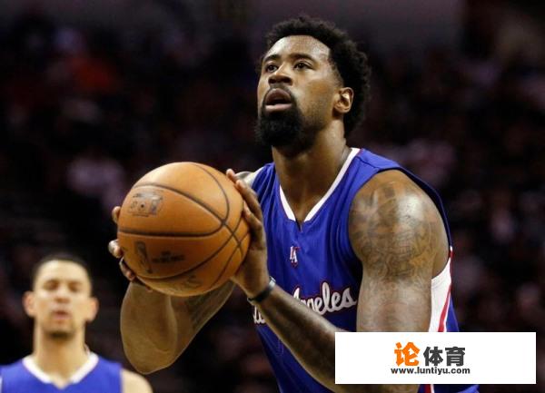 NBA 教练在场边是如何选择执行哪项战术的