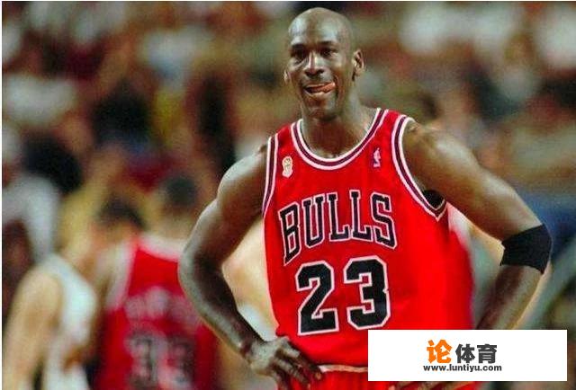 “飞人”乔丹参加了1984年的NBA选秀，与他同届的状元秀是谁呢