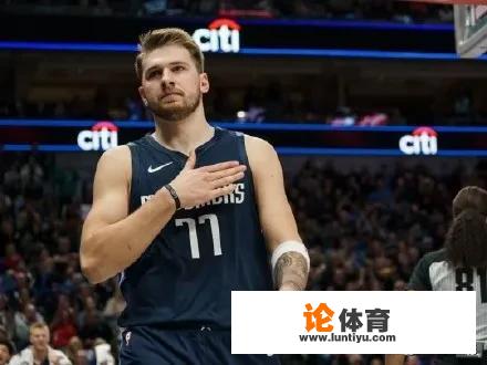 NBA球迷们，独行侠东七七本赛季打什么位置？麻烦说的具体点