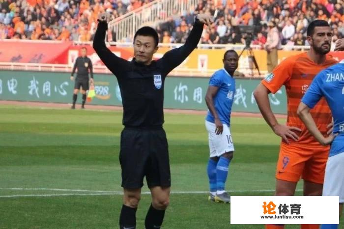 傅明再现中超13轮球迷骂声一片,亚冠淘汰赛能否再度执哨 傅明再现中超13轮球迷骂声一片,亚冠淘汰赛能否再度执哨