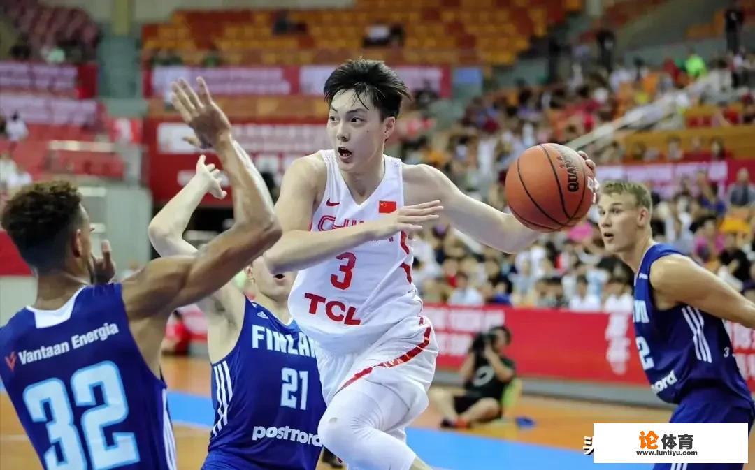 被新疆男篮训练营淘汰，无球可打的胡明轩是如何来到广东男篮的