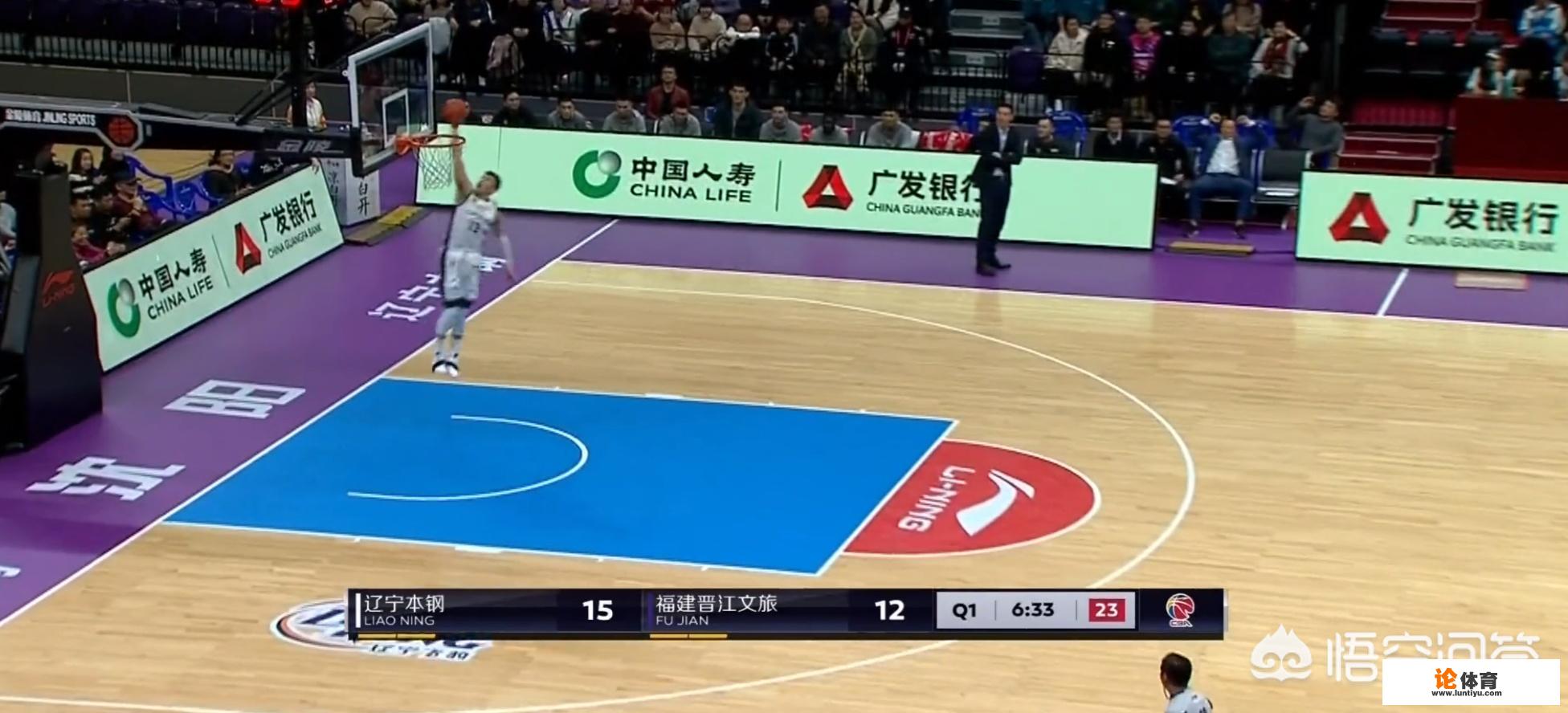 CBA辽宁队郭艾伦复出,首节就上演单臂砸筐暴扣!大侄子这一扣预定五佳球 CBA辽宁队郭艾伦复出,首节就上演单臂砸筐暴扣!大侄子这一扣预定五佳球