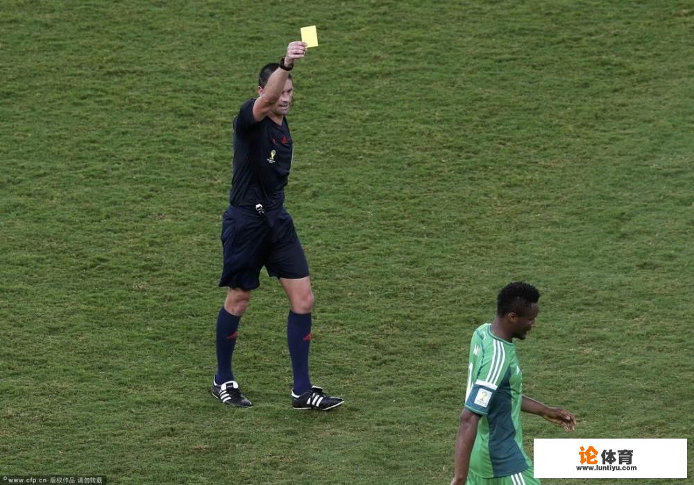裁判和球员若不是同一个国家的,他们在球场上怎么进行沟通 裁判和球员若不是同一个国家的,他们在球场上怎么进行沟通