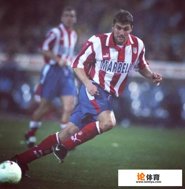 意大利足球运动员维埃里的职业生涯能简单介绍下吗 意大利足球运动员维埃里的职业生涯能简单介绍下吗