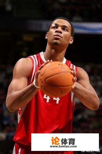 NBA中投篮姿势最难看的是谁 NBA中投篮姿势最难看的是谁