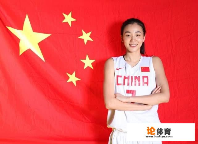 为什么中国女篮“第一美女”赵爽会在24岁时突然宣布退出国家队？她是受到排挤了吗