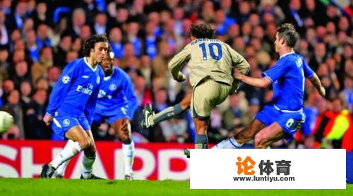 足球比赛中,五后卫的边翼卫与四后卫的边后卫职能上有什么区别,532与352在边翼卫上定位有何不同 足球比赛中,五后卫的边翼卫与四后卫的边后卫职能上有什么区别,532与352在边翼卫上定位有何不同