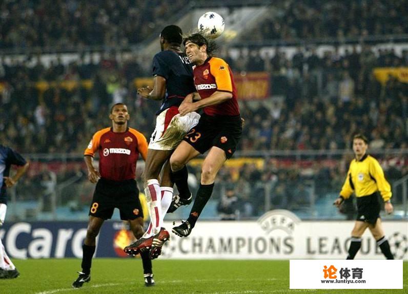 足球比赛中,五后卫的边翼卫与四后卫的边后卫职能上有什么区别,532与352在边翼卫上定位有何不同 足球比赛中,五后卫的边翼卫与四后卫的边后卫职能上有什么区别,532与352在边翼卫上定位有何不同