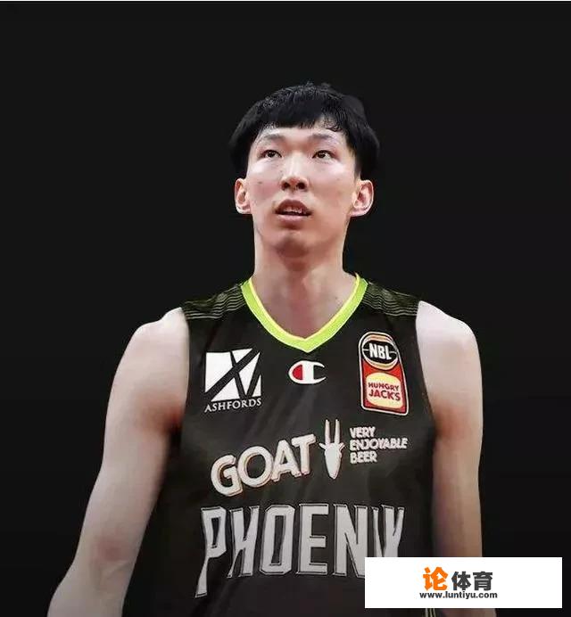 周琦抵达中国了！在机场捂得严严实实，下赛季回澳洲还是留CBA