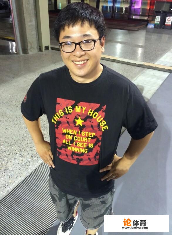 柯凡现在经常做CBA解说,他会重新直播NBA的比赛吗 柯凡现在经常做CBA解说,他会重新直播NBA的比赛吗