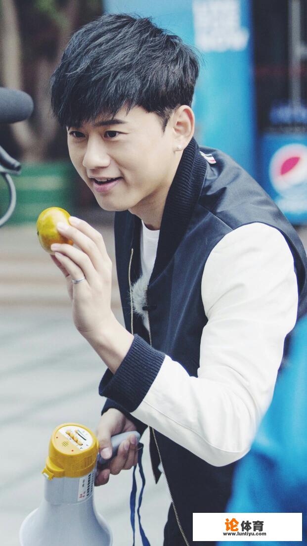 娱乐圈都发生过哪些“以为是青铜、其实是王者”的事情