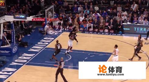 字母哥完成惊世扣篮,对比卡特的死亡之扣,谁更具有爆炸力 字母哥完成惊世扣篮,对比卡特的死亡之扣,谁更具有爆炸力