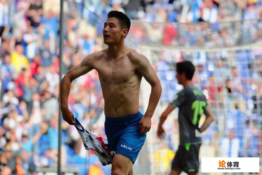 西甲收官战-武磊上半场头球中柱进球被吹，下半场单刀赴会射入西甲第三球。你怎么看