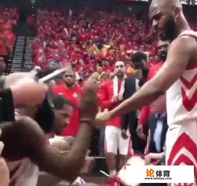 哈登做客NBA最前线语出惊人，称保罗穿着土气，不断爆出猛料，你怎么看