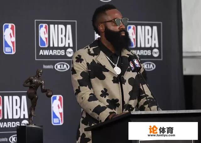 哈登做客NBA最前线语出惊人，称保罗穿着土气，不断爆出猛料，你怎么看