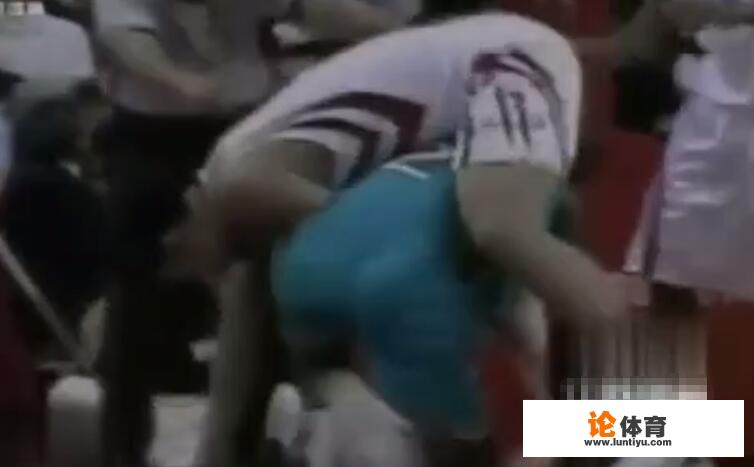 姚明在NBA时期,遭遇最激烈的肢体冲突是哪一次 姚明在NBA时期,遭遇最激烈的肢体冲突是哪一次