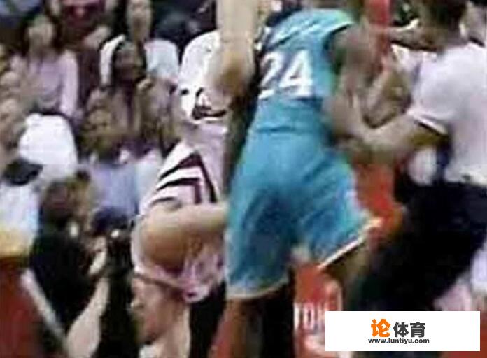 姚明在NBA时期,遭遇最激烈的肢体冲突是哪一次 姚明在NBA时期,遭遇最激烈的肢体冲突是哪一次