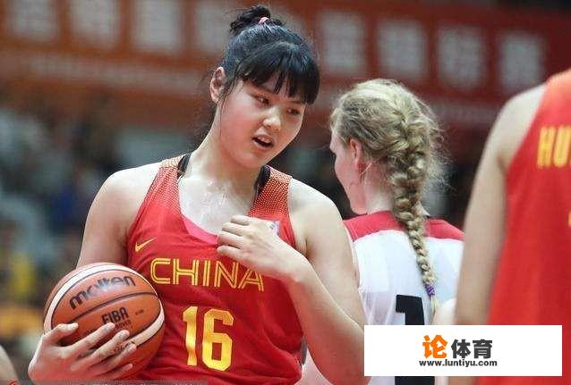 李月汝的身高是多少？在女篮里如何呢？_女生怎么打进wcba