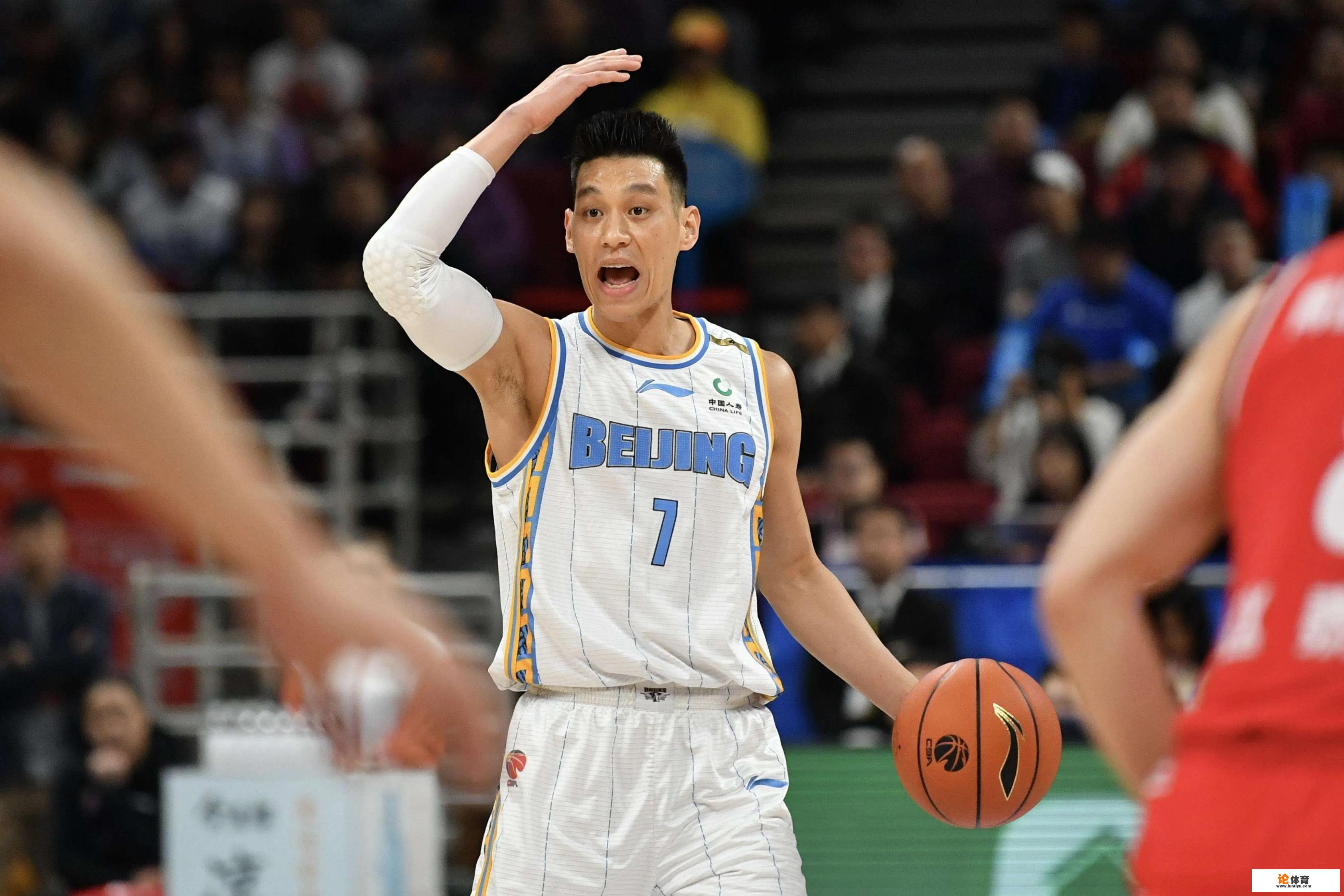 林书豪在NBA8个赛季，在CBA2个赛季，一共赚到多少钱？_cba林书豪全