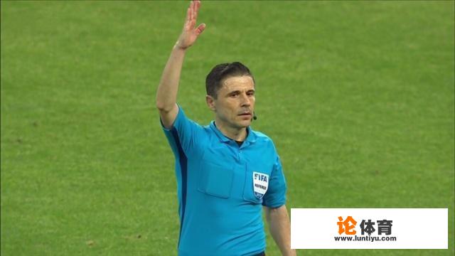 中超的外籍职业裁判真的职业吗？_中超裁判丢人丢到国外