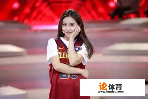 腾讯NBA除了美娜和小姨妈，还有几个女主播？她们都是谁的球迷？_nba直播女主播