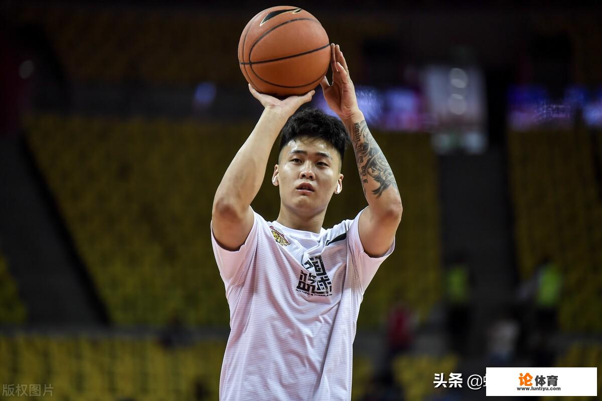 赛前观察!郭艾伦不被禁赛,赵睿现身机场,还能赶上辽粤大战吗?_郭艾伦cba上场 赛前观察!郭艾伦不被禁赛,赵睿现身机场,还能赶上辽粤大战吗?_郭艾伦cba上场