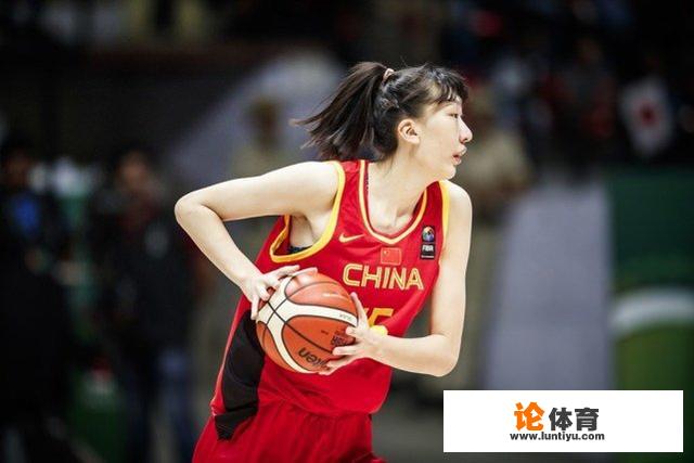 中国女篮68：71惜败日本，中国女篮输在什么地方？是教练问题吗？_wcba女篮神投手