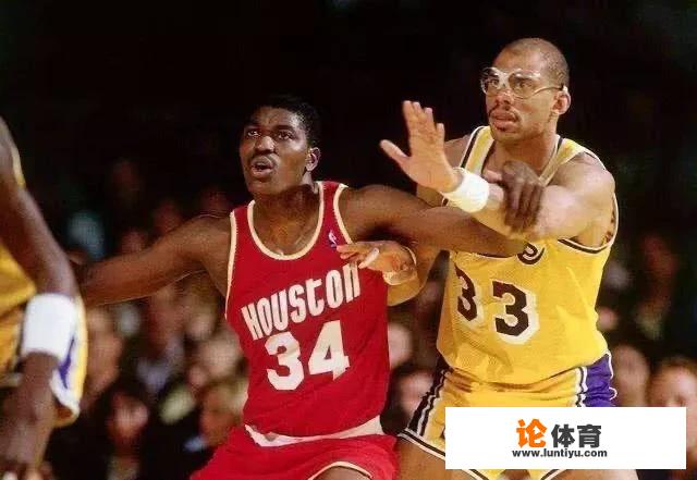 在NBA的历史上，单场轰下“四双”的表现到底有多惊艳？_nba前妻