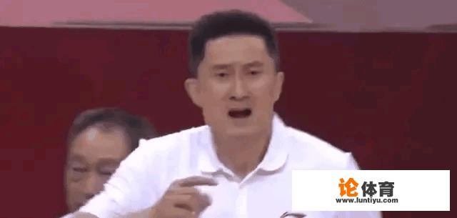 为什么CBA比赛中的错误判罚球迷都能看出来裁判却看不出来呢？_cba有的比赛看不到