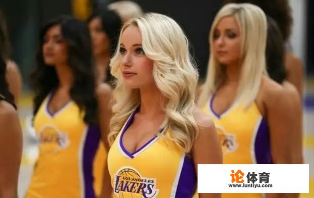 为何有些NBA球员几乎都不正眼看拉拉队表演?_nba绿帽 为何有些NBA球员几乎都不正眼看拉拉队表演?_nba绿帽