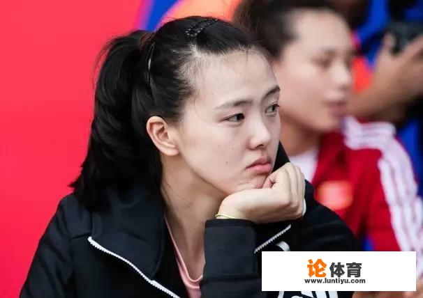 国际排联评论员称赞张常宁是中国女排的“宝藏”之一，你如何评价？_韩国人评论女子排球比赛