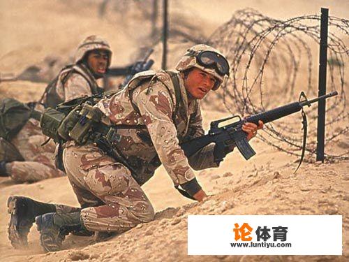 看到新闻里美国大兵在沙漠里穿得严严实实，他们不热吗？_美国大兵看王者荣耀比赛